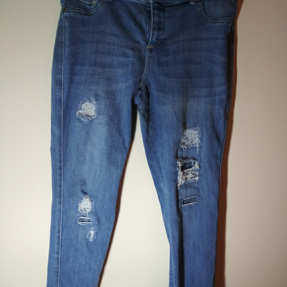 New York & Company cut out Skinny Jeans